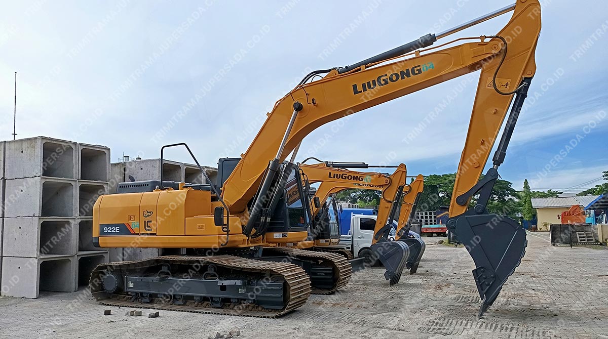 rental excavator include operator di makassar